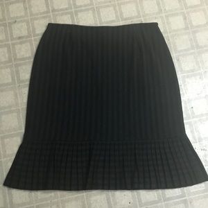 Skirt- knee length
